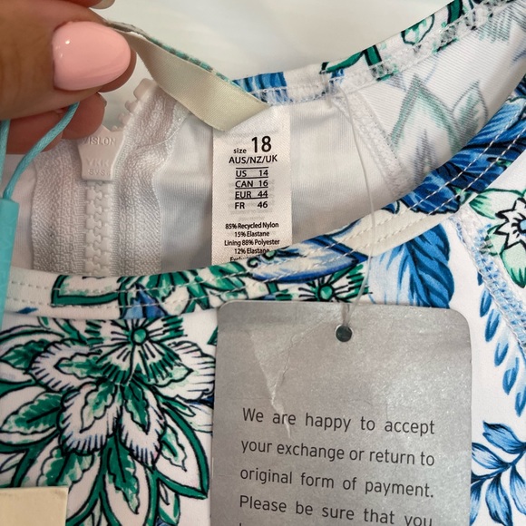 Sea Level Habitat Long Sleeve Rashguard Swimsuit in White New With Tags - Picture 7 of 9